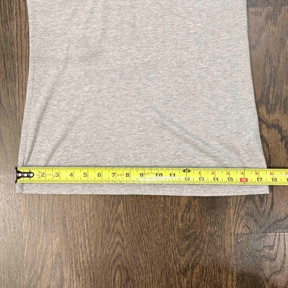 Vince Women’s Light Gray Short Sleeve Crew Neck T Shirt NWT Size Medium - Picture 5 of 9
